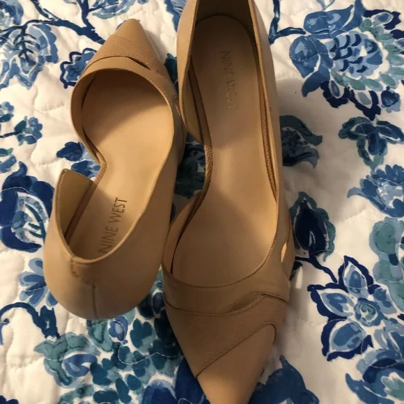 Nine West Light Natural Patent 3 inch High Heels GUC - Picture 4 of 10